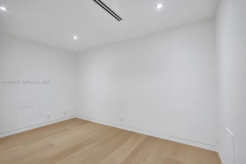 Condominio en alquiler en Key Biscayne, Florida, 3 dormitorios, 165.55 m2 № 2007657 - foto 24