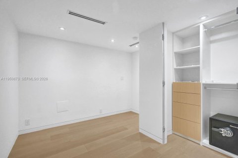 Condominio en alquiler en Key Biscayne, Florida, 3 dormitorios, 165.55 m2 № 2007657 - foto 25