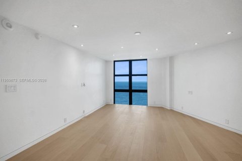 Condominio en alquiler en Key Biscayne, Florida, 3 dormitorios, 165.55 m2 № 2007657 - foto 17