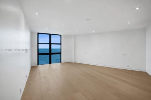 Condominio en alquiler en Key Biscayne, Florida, 3 dormitorios, 165.55 m2 № 2007657 - foto 14