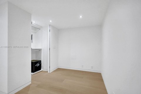 Condominio en alquiler en Key Biscayne, Florida, 3 dormitorios, 165.55 m2 № 2007657 - foto 26