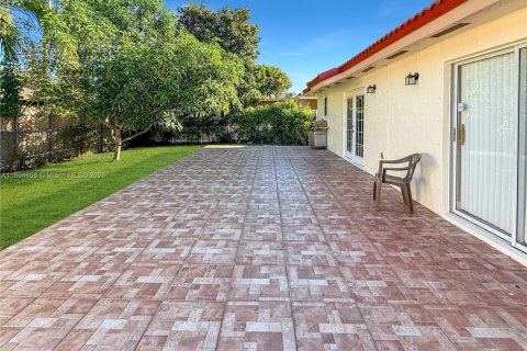 Villa ou maison à vendre à Miami Gardens, Floride: 3 chambres, 126.16 m2 № 1727717 - photo 15