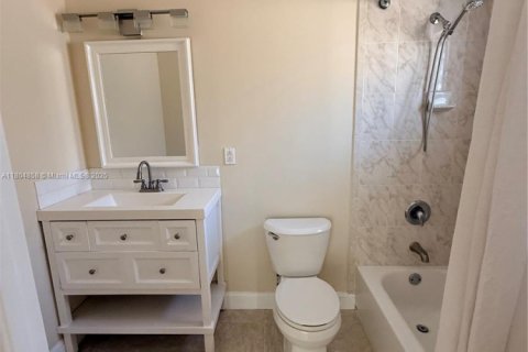 Villa ou maison à vendre à Miami Gardens, Floride: 3 chambres, 126.16 m2 № 1727717 - photo 12