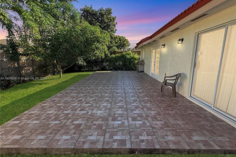 Villa ou maison à vendre à Miami Gardens, Floride: 3 chambres, 126.16 m2 № 1727717 - photo 17