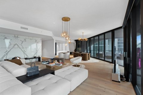 Condo in Miami, Florida, 4 bedrooms  № 1960251 - photo 5