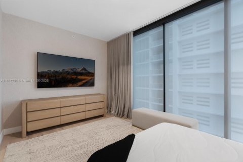 Condo in Miami, Florida, 4 bedrooms  № 1960251 - photo 23