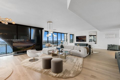 Condo in Miami, Florida, 4 bedrooms  № 1960251 - photo 9