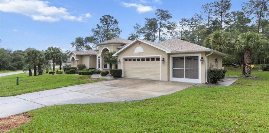 House in Homosassa, Florida 4 bedrooms, 257.53 sq.m. № 1847170
