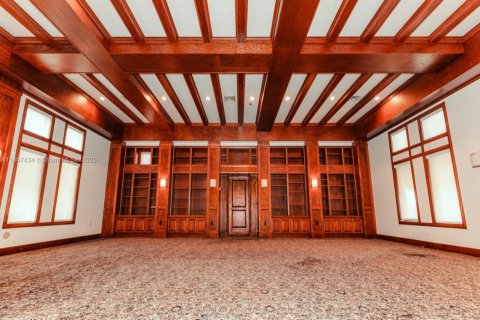 House in Coral Gables, Florida 7 bedrooms, 994.61 sq.m. № 1935930 - photo 16