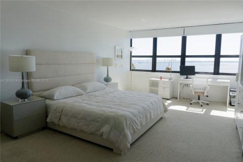 Condo in Miami, Florida, 2 bedrooms  № 1798702 - photo 7