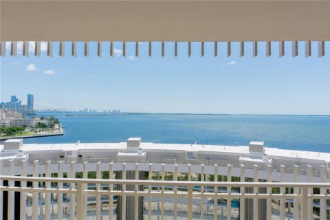 Condo in Miami, Florida, 2 bedrooms  № 1798702 - photo 12