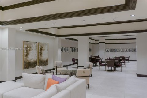 Condo in Miami, Florida, 2 bedrooms  № 1798702 - photo 15