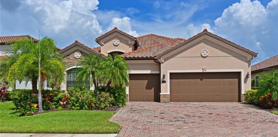House in Bradenton, Florida 4 bedrooms, 207.26 sq.m. № 1893868