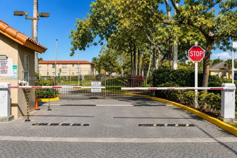 Condominio en alquiler en Pembroke Pines, Florida, 2 dormitorios, 91.51 m2 № 2085467 - foto 21