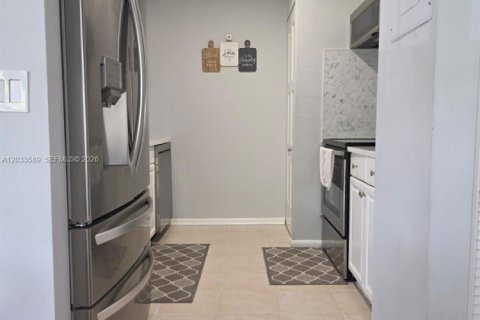 Condominio en alquiler en Pembroke Pines, Florida, 2 dormitorios, 91.51 m2 № 2085467 - foto 9