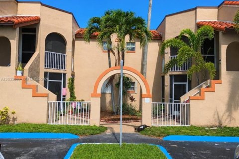 Condominio en Pembroke Pines, Florida, 2 dormitorios  № 2085467