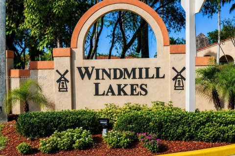 Condominio en alquiler en Pembroke Pines, Florida, 2 dormitorios, 91.51 m2 № 2085467 - foto 19