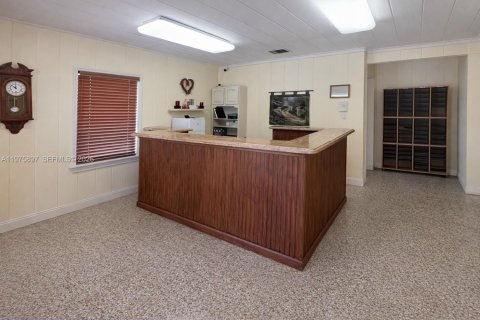 Immobilier commercial à vendre à Pompano Beach, Floride № 2040089 - photo 5