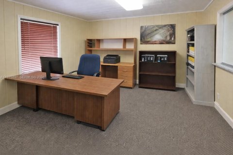 Immobilier commercial à vendre à Pompano Beach, Floride № 2040089 - photo 9