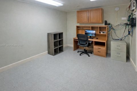 Immobilier commercial à vendre à Pompano Beach, Floride № 2040089 - photo 13