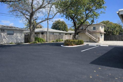 Immobilier commercial à vendre à Pompano Beach, Floride № 2040089 - photo 14