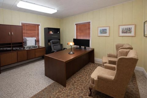 Immobilier commercial à vendre à Pompano Beach, Floride № 2040089 - photo 6