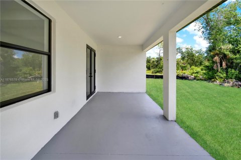 Villa ou maison à vendre à Port Charlotte, Floride: 4 chambres, 165.64 m2 № 1943487 - photo 29