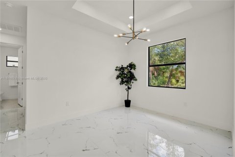 Villa ou maison à vendre à Port Charlotte, Floride: 4 chambres, 165.64 m2 № 1943487 - photo 11