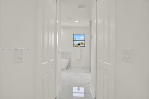 Villa ou maison à vendre à Port Charlotte, Floride: 4 chambres, 165.64 m2 № 1943487 - photo 13