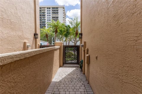 Touwnhouse à louer à Clearwater, Floride: 3 chambres, 278.52 m2 № 1837923 - photo 3