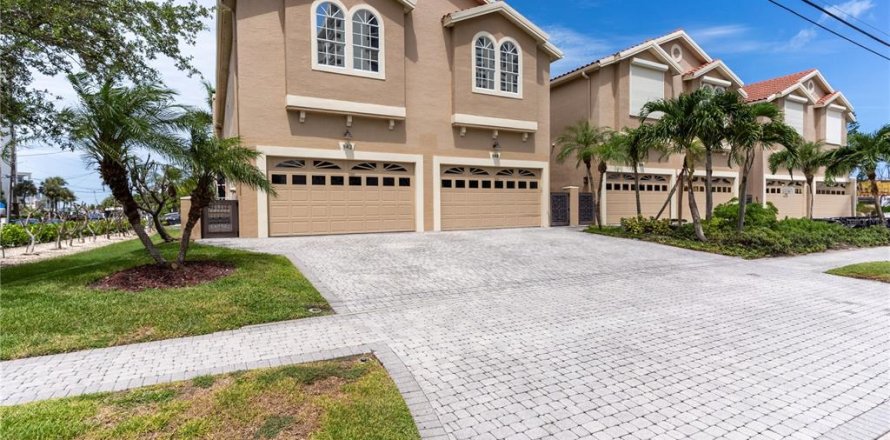 Touwnhouse à Clearwater, Floride 3 chambres, 278.52 m2 № 1837923