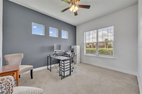 House in Orlando, Florida 6 bedrooms, 458.1 sq.m. № 1744880 - photo 23