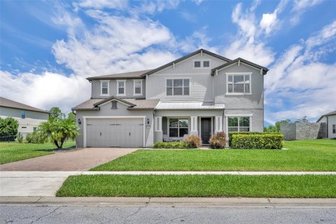 House in Orlando, Florida 6 bedrooms, 458.1 sq.m. № 1744880 - photo 1