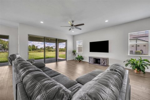 House in Orlando, Florida 6 bedrooms, 458.1 sq.m. № 1744880 - photo 7