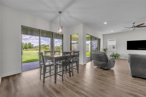 House in Orlando, Florida 6 bedrooms, 458.1 sq.m. № 1744880 - photo 18