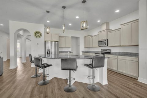 House in Orlando, Florida 6 bedrooms, 458.1 sq.m. № 1744880 - photo 11