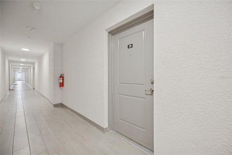 Снять в аренду кондоминиум в Орландо, Флорида 1 комната, 106.09м2, № 2103962 - фото 25