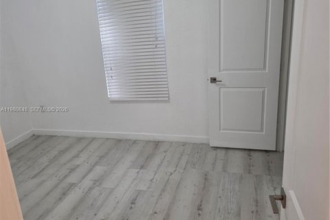 Casa en alquiler en Florida City, Florida, 4 dormitorios, 197.51 m2 № 2044313 - foto 14