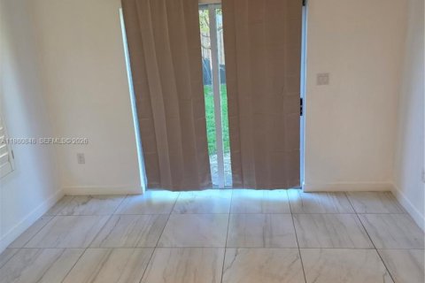 Casa en alquiler en Florida City, Florida, 4 dormitorios, 197.51 m2 № 2044313 - foto 6