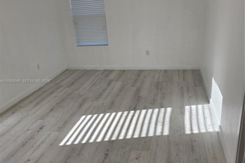 Casa en alquiler en Florida City, Florida, 4 dormitorios, 197.51 m2 № 2044313 - foto 17