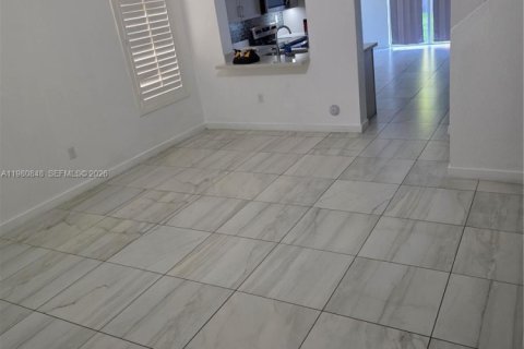 Casa en alquiler en Florida City, Florida, 4 dormitorios, 197.51 m2 № 2044313 - foto 2