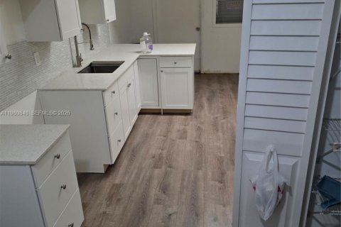 Casa en alquiler en Florida City, Florida, 4 dormitorios, 197.51 m2 № 2044313 - foto 11