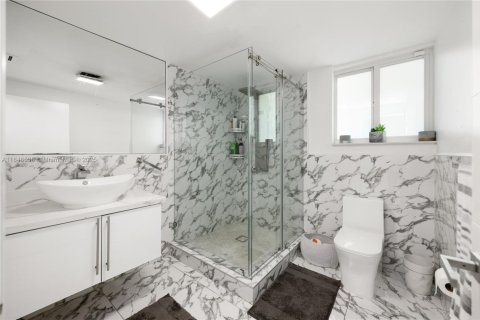 Villa ou maison à vendre à North Miami, Floride: 4 chambres № 2053635 - photo 22