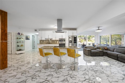 Villa ou maison à vendre à North Miami, Floride: 4 chambres № 2053635 - photo 9