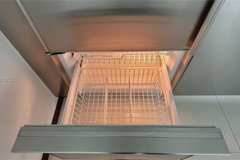 Condo in Miami, Florida, 1 bedroom  № 1882154 - photo 30