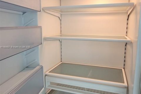 Condo in Miami, Florida, 1 bedroom  № 1882154 - photo 29