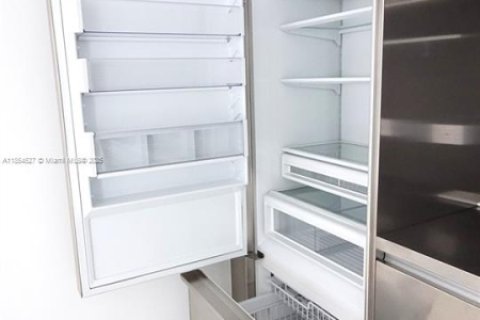 Condo in Miami, Florida, 1 bedroom  № 1882154 - photo 28