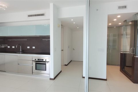 Condo in Miami, Florida, 1 bedroom  № 1882154 - photo 27