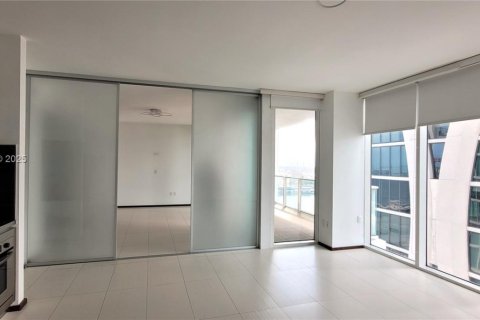 Condo in Miami, Florida, 1 bedroom  № 1882154 - photo 5
