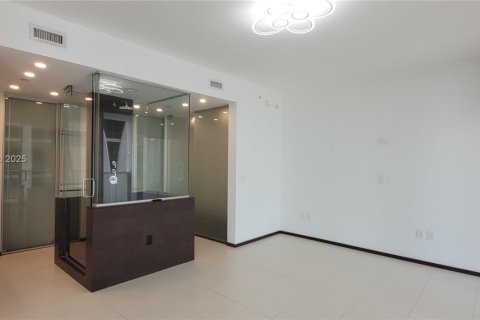 Condo in Miami, Florida, 1 bedroom  № 1882154 - photo 24